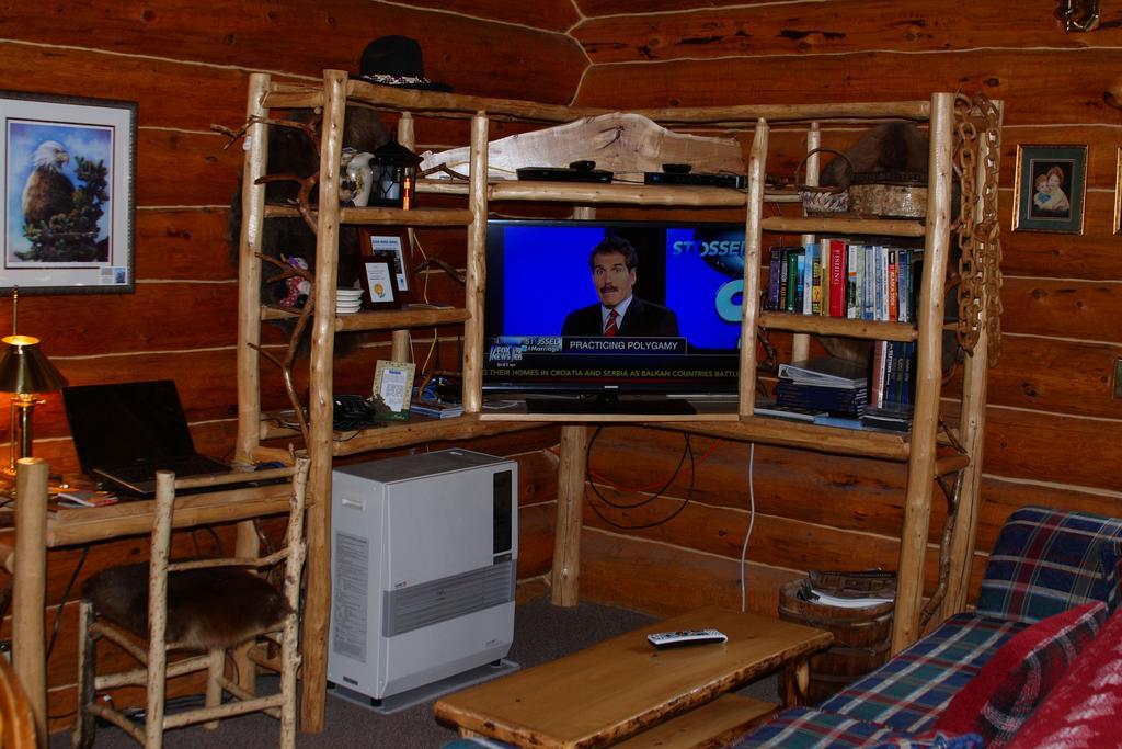 Wise Old Hunter Lodge Anchor Point Habitación foto