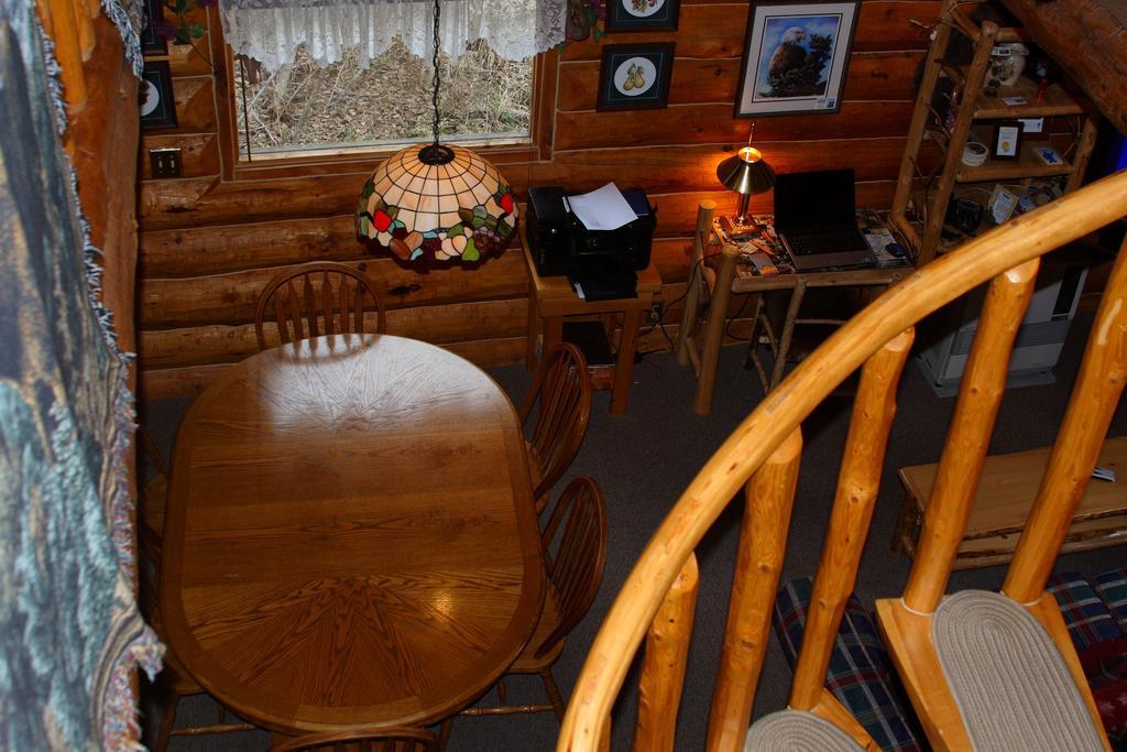 Wise Old Hunter Lodge Anchor Point Habitación foto